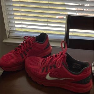 Nike air max red and black